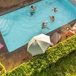 Sfeervolle In De Voerstreek Lo-ghis - Met Zwembad 3* 부런