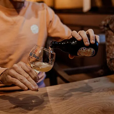 Sfeervolle In De Voerstreek Lo-ghis - Met Zwembad Frühstückspension 3*