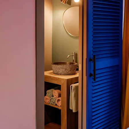 Sfeervolle In De Voerstreek Lo-ghis - Met Zwembad Bed and Breakfast
