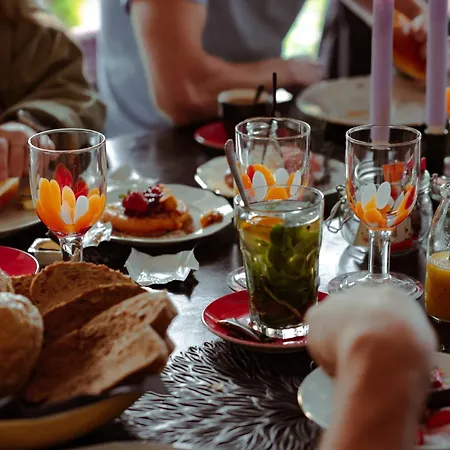 Frühstückspension Sfeervolle In De Voerstreek Lo-ghis - Met Zwembad