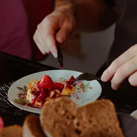 Sfeervolle In De Voerstreek Lo-ghis - Met Zwembad Отель типа 