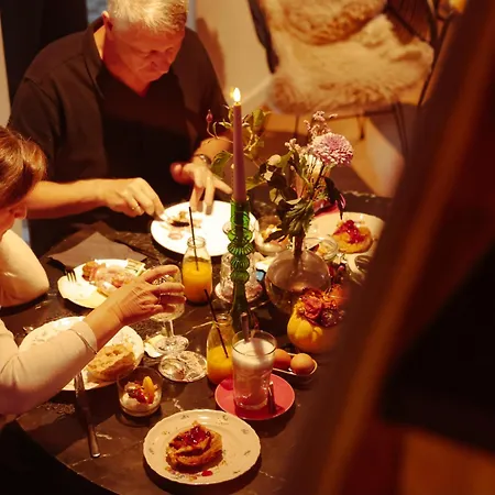 Sfeervolle In De Voerstreek Lo-ghis - Met Zwembad Frühstückspension 3*