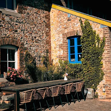 Sfeervolle In De Voerstreek Lo-ghis - Met Zwembad 3*