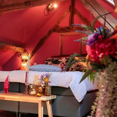 Sfeervolle In De Voerstreek Lo-ghis - Met Zwembad Bed and breakfast