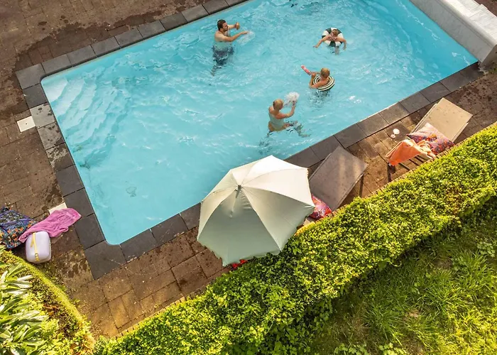 Sfeervolle In De Voerstreek Lo-ghis - Met Zwembad Bed & Breakfast