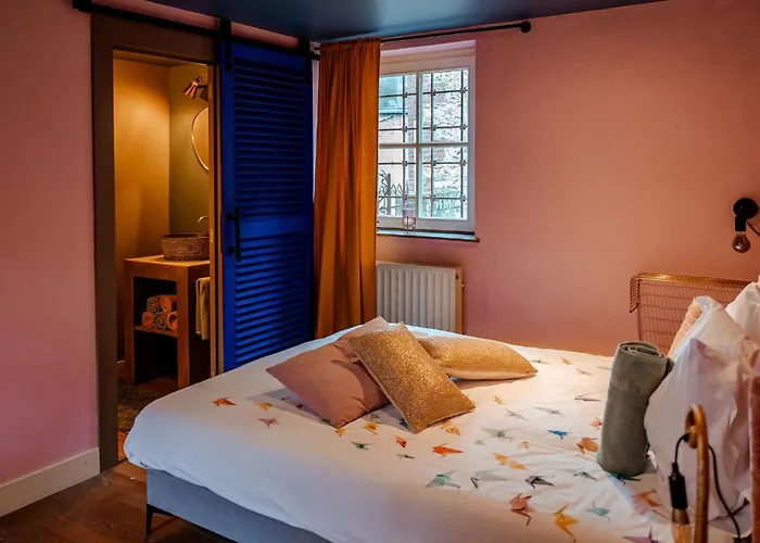 Sfeervolle In De Voerstreek Lo-ghis - Met Zwembad Bed & Breakfast 3*