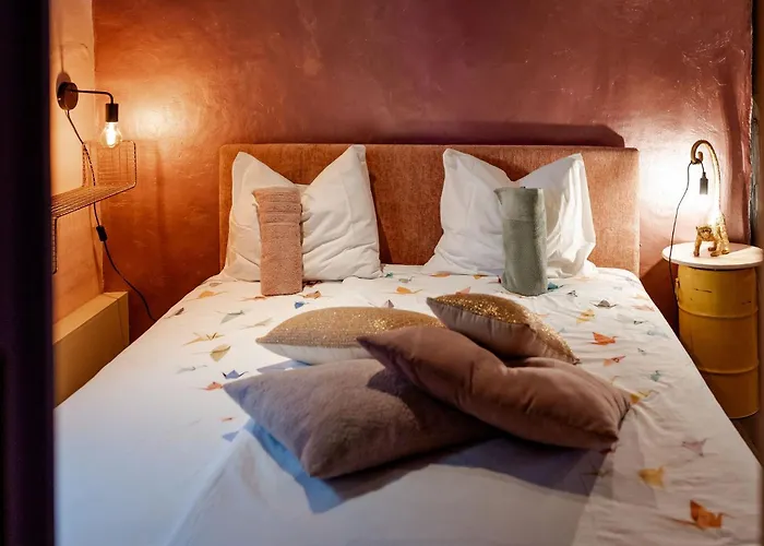 Sfeervolle In De Voerstreek Lo-ghis - Met Zwembad Bed & Breakfast 3*